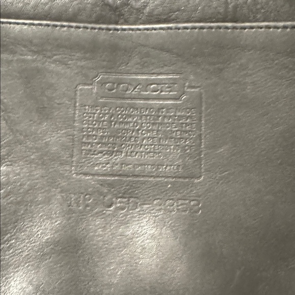 Vintage COACH 9953 Helen Berg's Legacy Black Leather Bucket Bag Brass Hardware - Picture 4 of 16